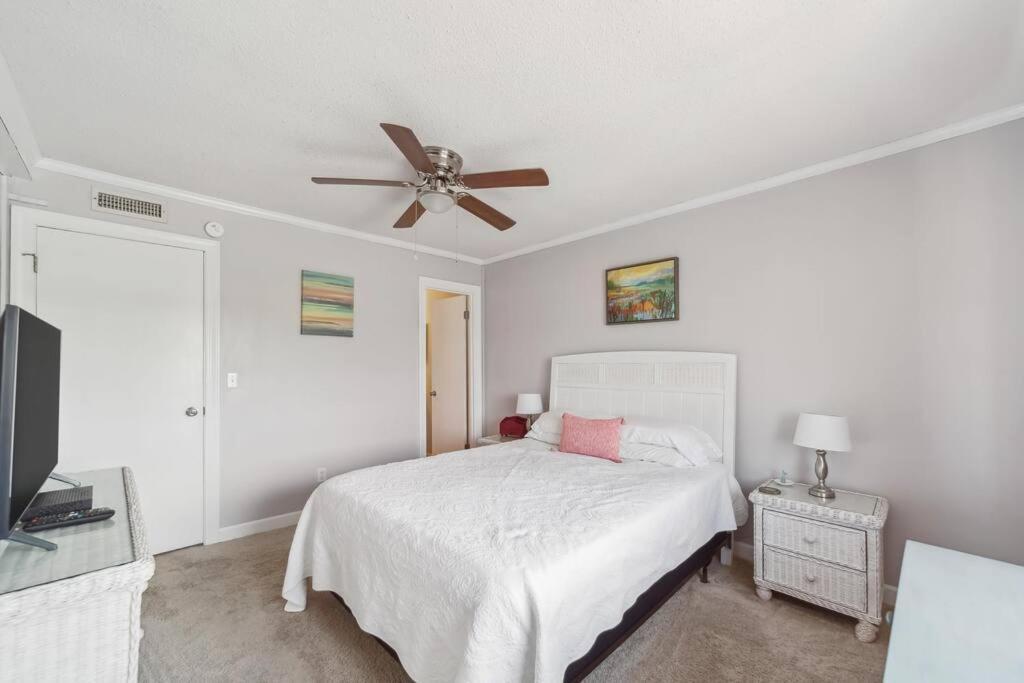 Right Across Beach Pool View Private Balcony By Zen Living Short Term Rental Myrtle Beach Zewnętrze zdjęcie
